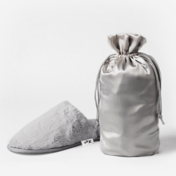 NWT ZZZ Faux Fur Grey Cozy‎ Memory Foam Slippers One Size Slip On Style Retro - Picture 1 of 14